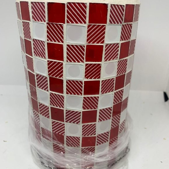 8" Illuminated Checkered Pillar